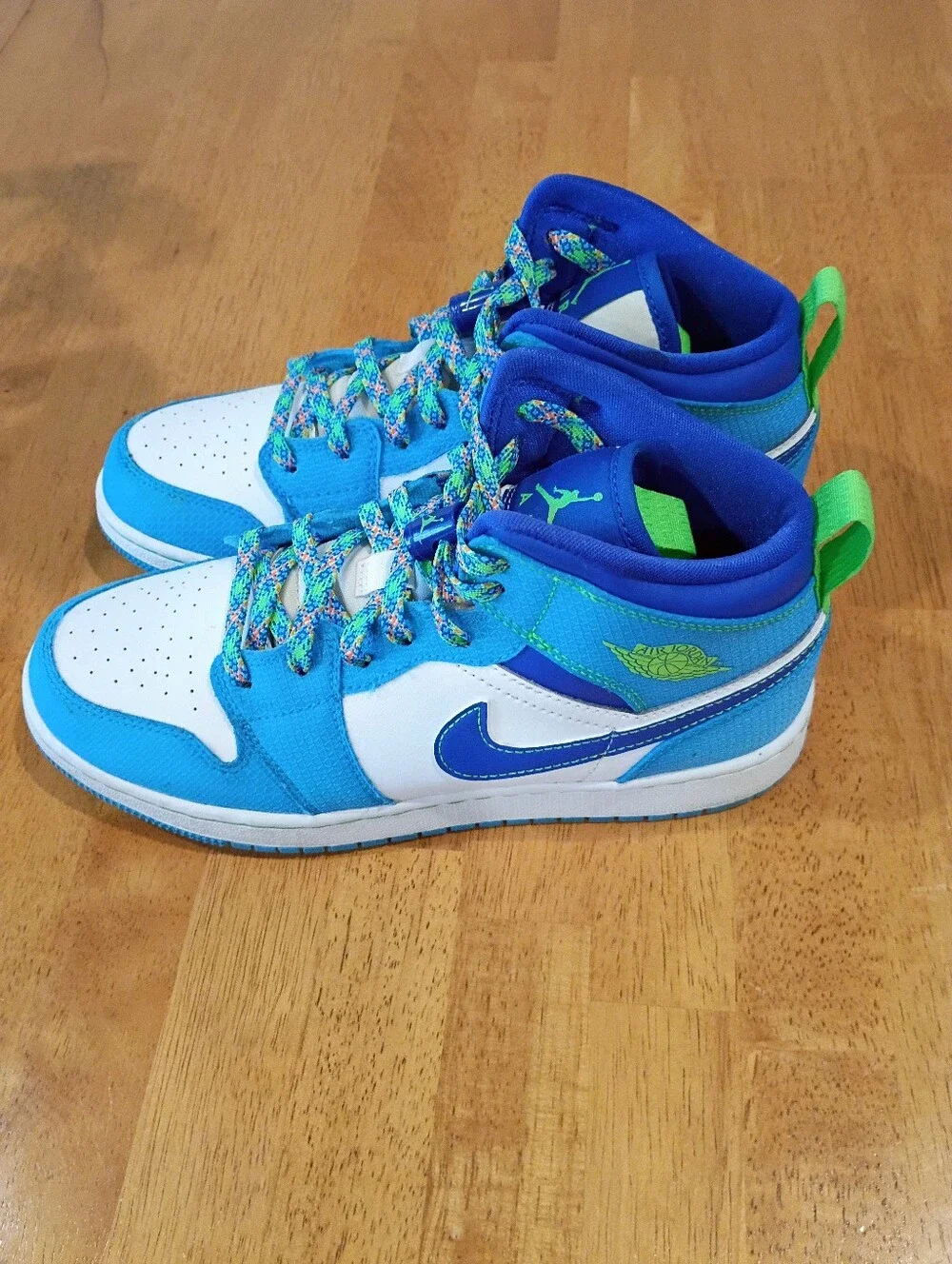 NIKE AIR JORDAN 1 MID SE GS 